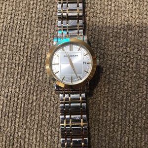 100% AUTHENTIC BURBERRY SILVER LUXURY UNISEX WATCH